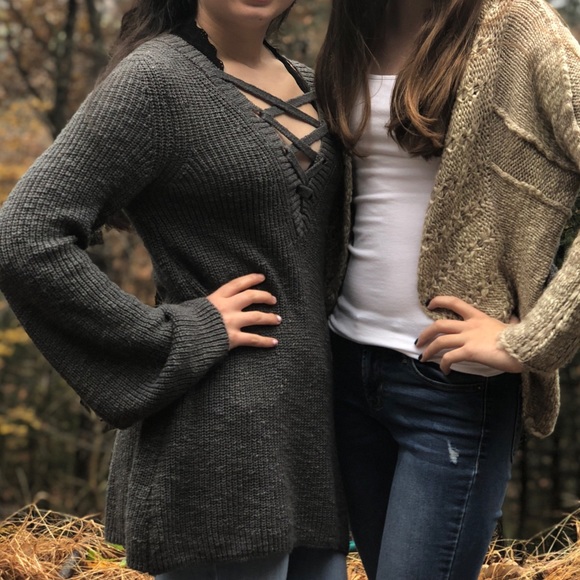 American Eagle sweater - Picture 2 of 5